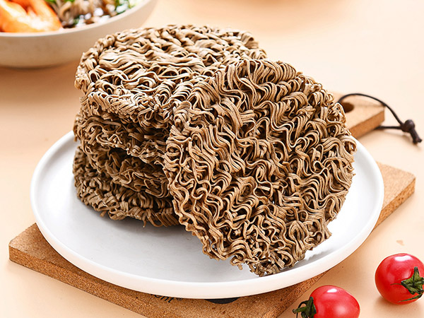 Sadə bir üzdə yumşaq olmamaq üçün 3 gizli texnika